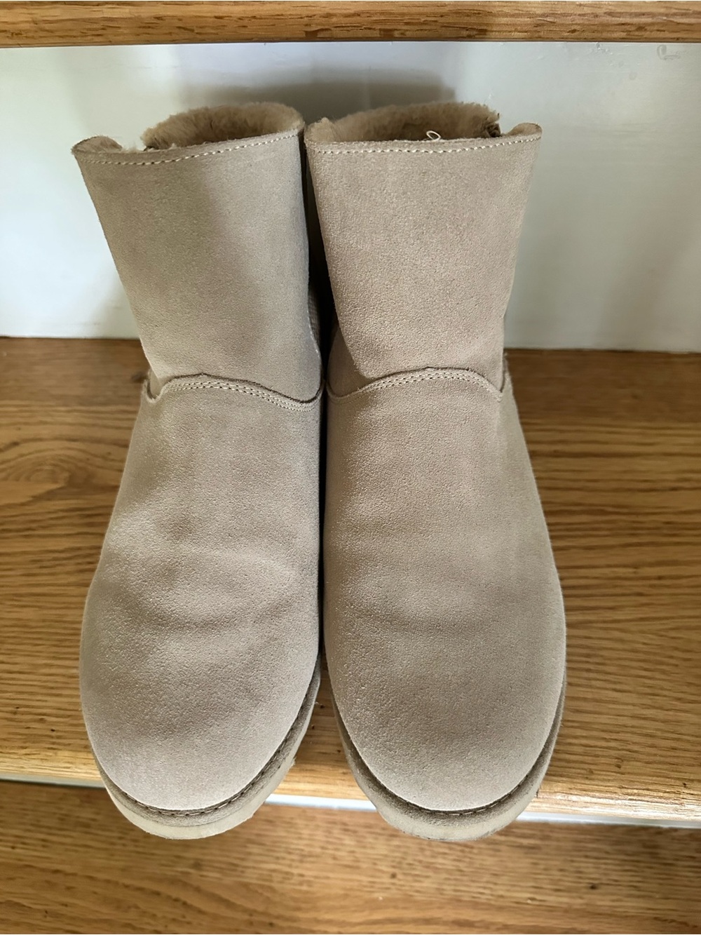 BearPaw Megan Il Oat Zipper Ankle Wedge Boots Woman’s size 8